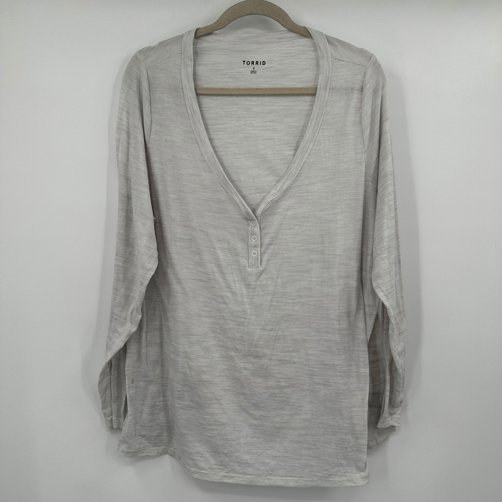 Torrid Womens Gray Heathered Long Sleeve Henley V-Neck Top Plus Size 1 1X